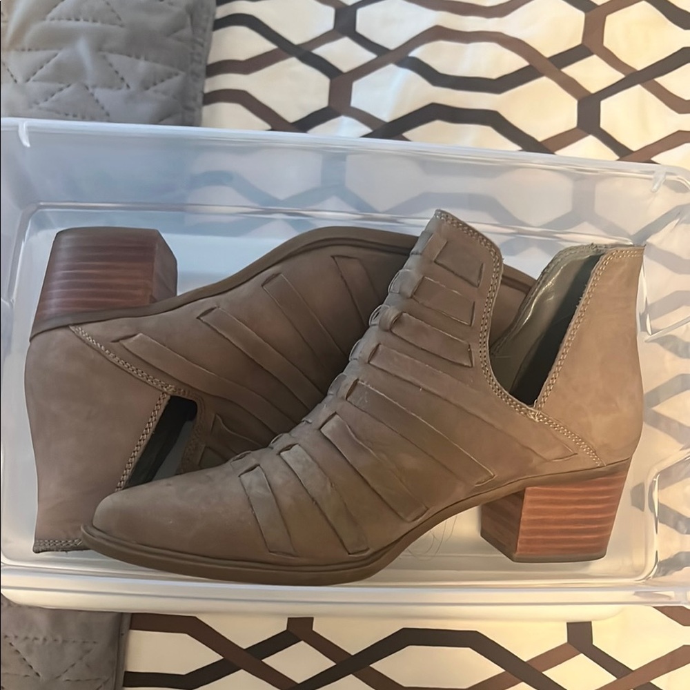 Women's Tan Ankle Boots - Steven